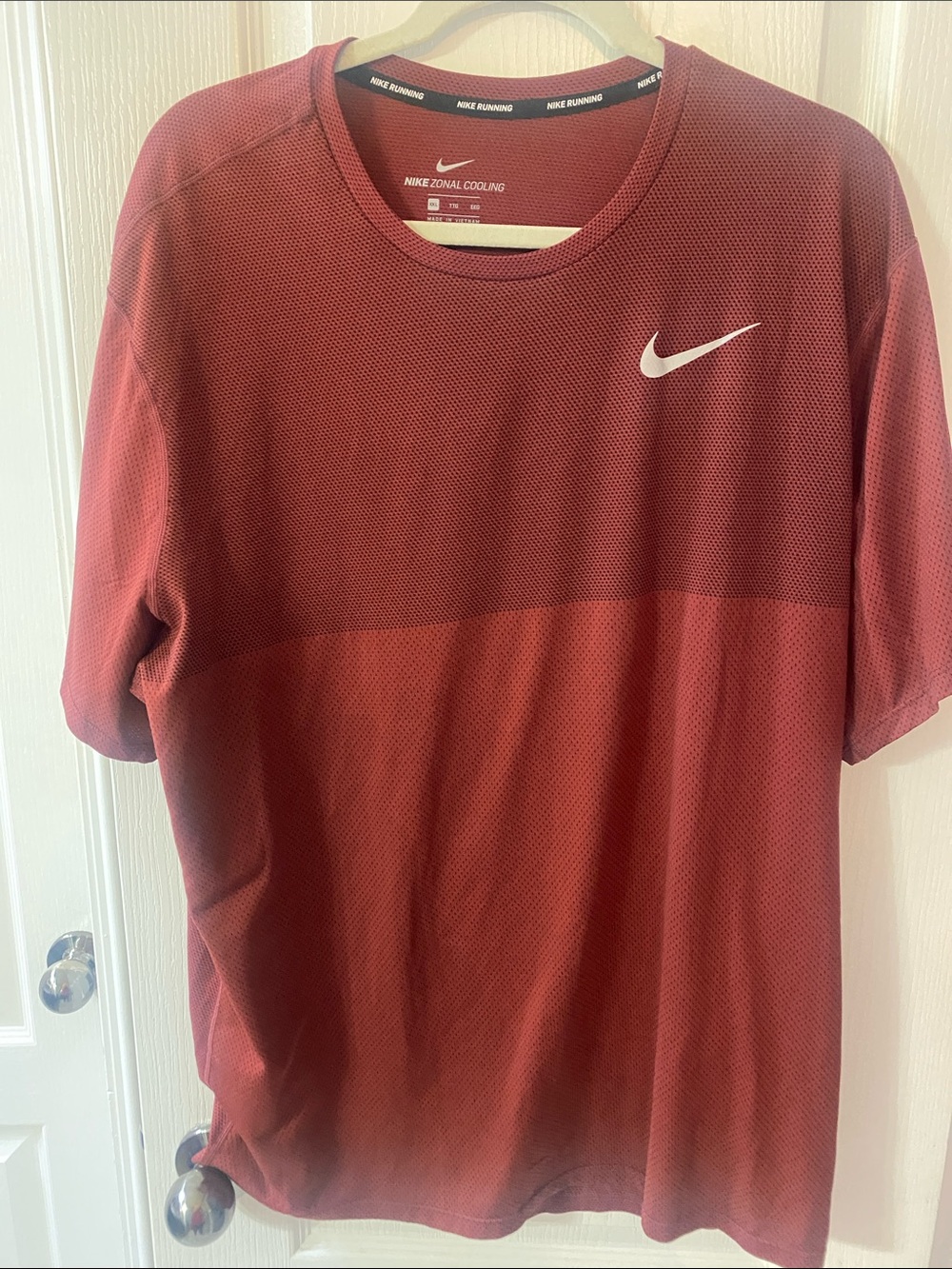 Nike Men's Burgundy Short-Sleeve Zonal Cooling Tee